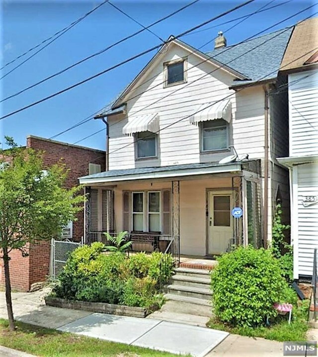 Property Photo:  387 Comstock Street  NJ 08901 