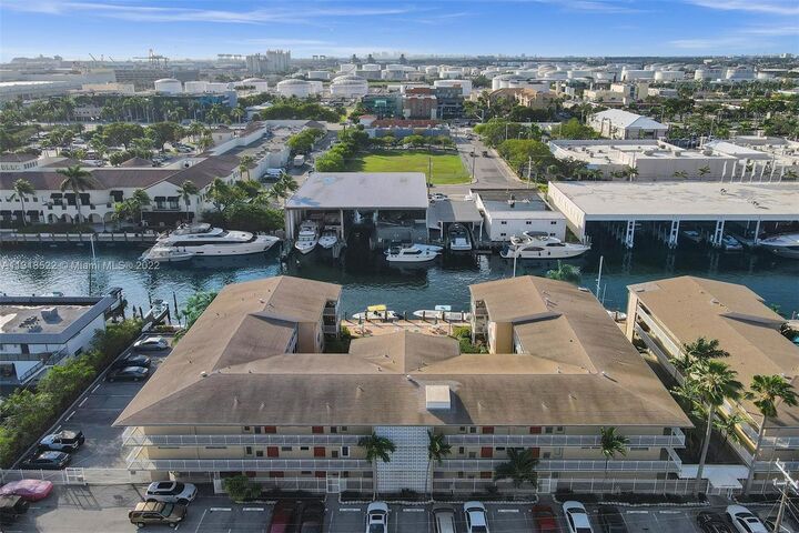 1510 SE 15th St 306  Fort Lauderdale FL 33316 photo
