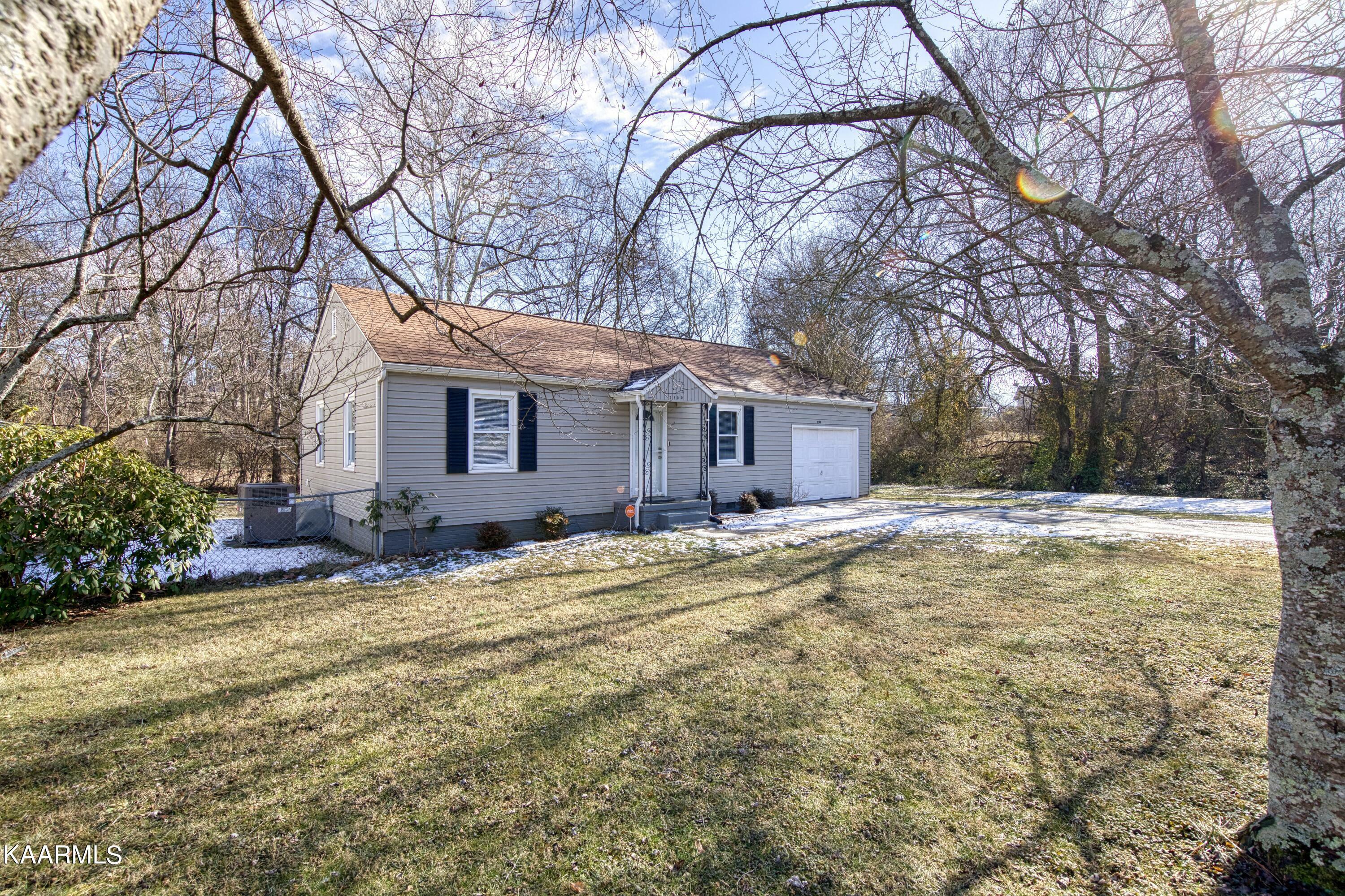 Property Photo:  2300 Greenfield Lane  TN 37917 