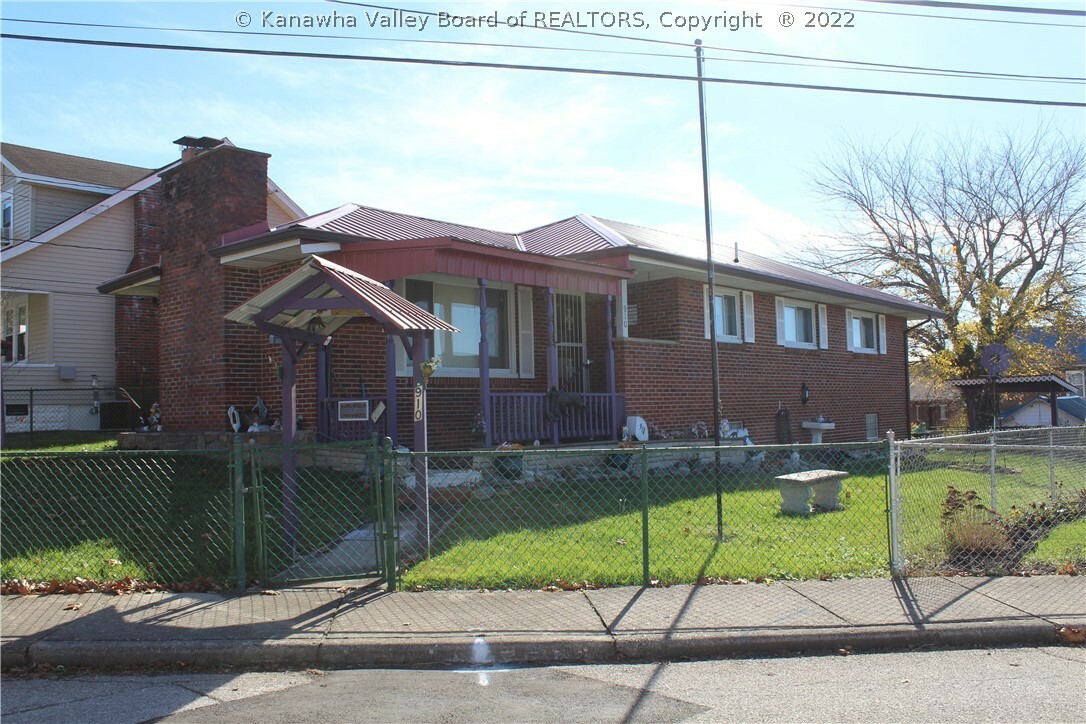 Property Photo: 910 Michael Avenue WV 25387