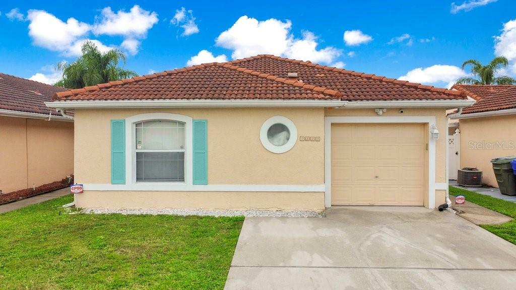 Property Photo: 2320 Santa Ana Street FL 34743