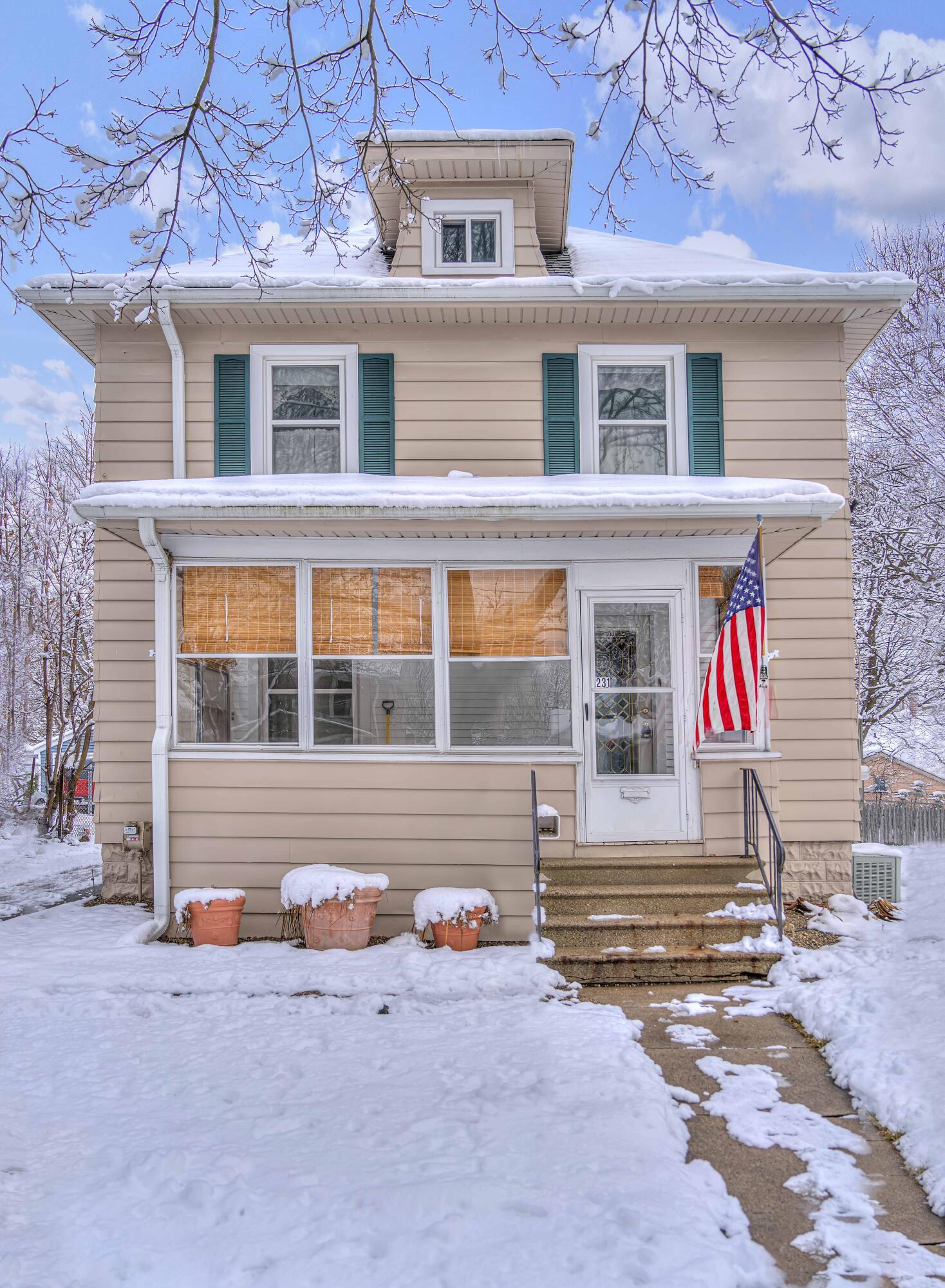 Property Photo: 231 N Bowen Street MI 49202