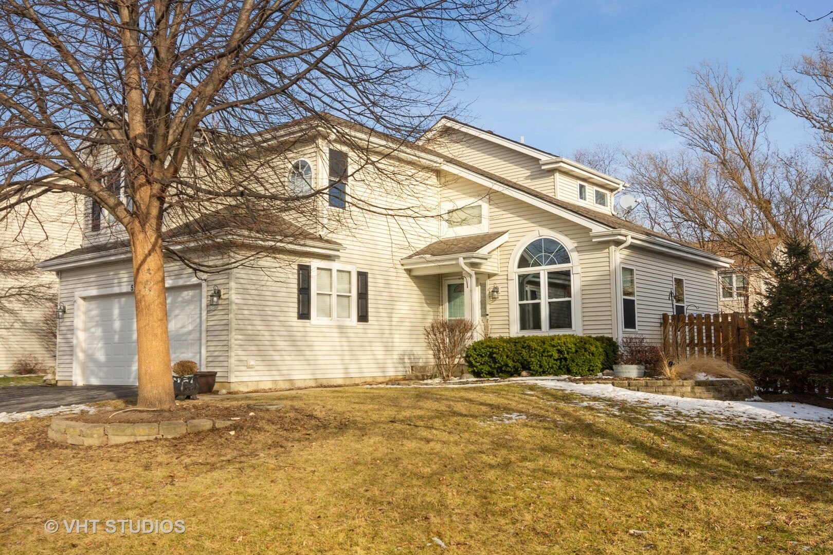 Property Photo:  520 Indian Ridge Trail  IL 60084 