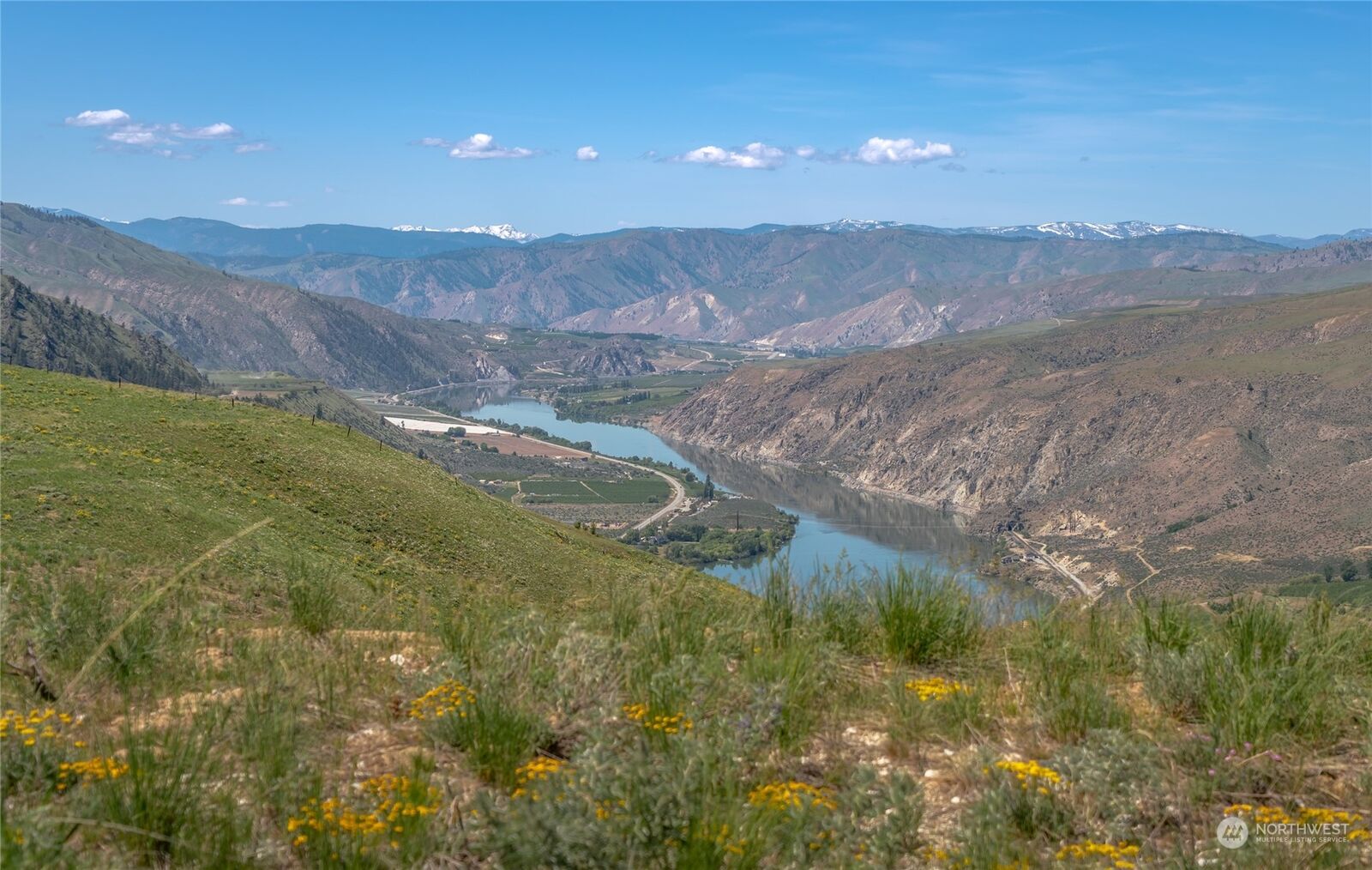 Property Photo:  898 Chelan Hills Acres Road  WA 98843 