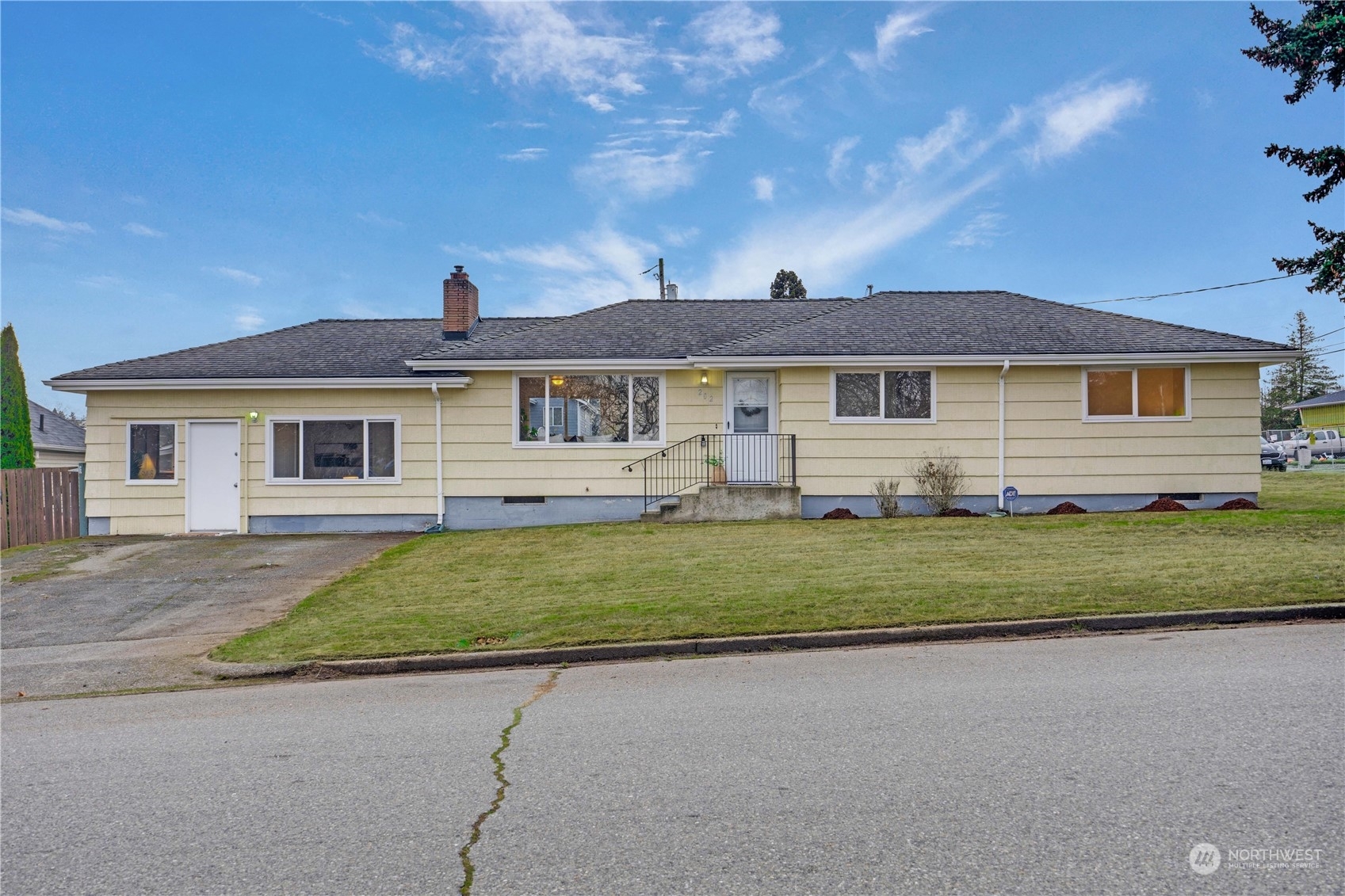 Property Photo:  202 E 60th Street  WA 98404 