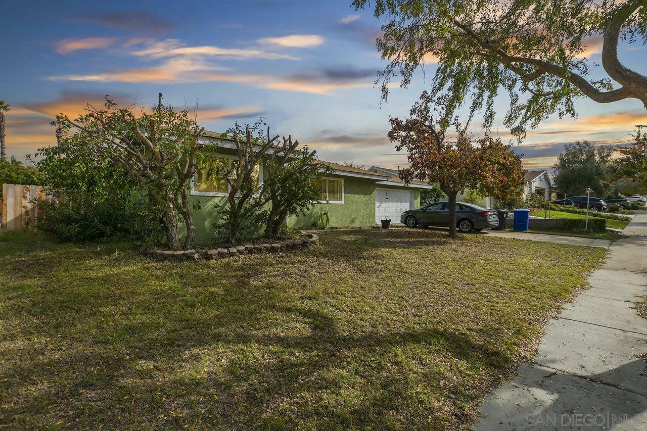 Property Photo:  893 Maria Way  CA 91911 