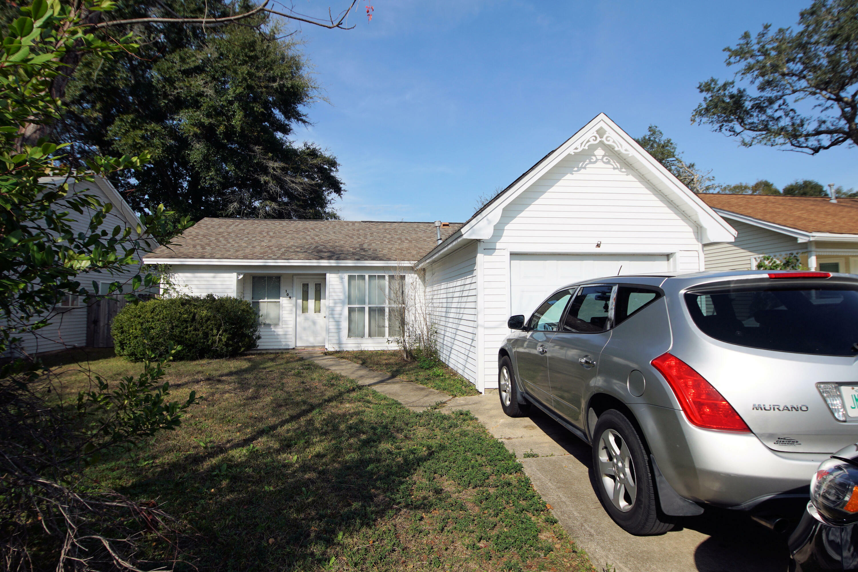 Property Photo: 109 Summit Court FL 32578