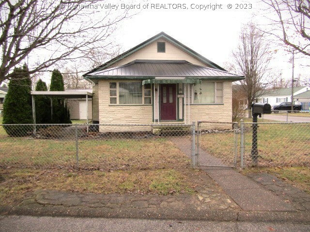 2001 McKinley Avenue  Saint Albans WV 25177 photo