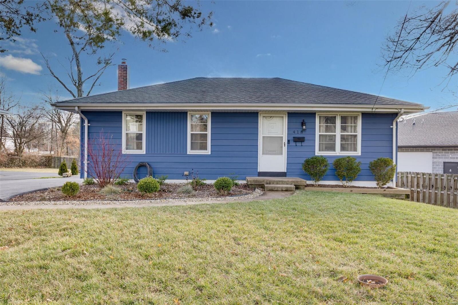 Property Photo:  418 E Elliott Avenue  MO 63122 