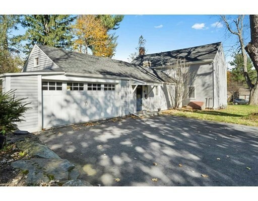 Property Photo:  255 Pleasant St  MA 01612 
