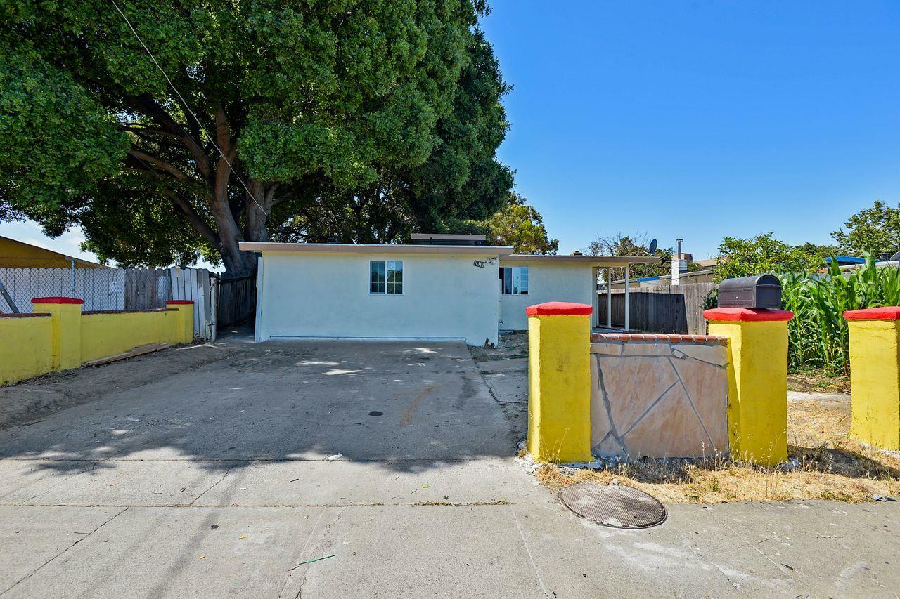 Property Photo:  1616 Michigan Avenue  CA 94303 