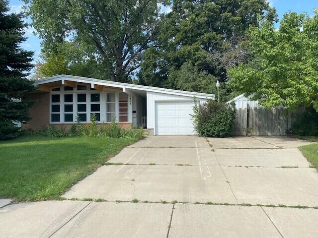Property Photo:  1848 Eisenhower Cir  SD 57401 