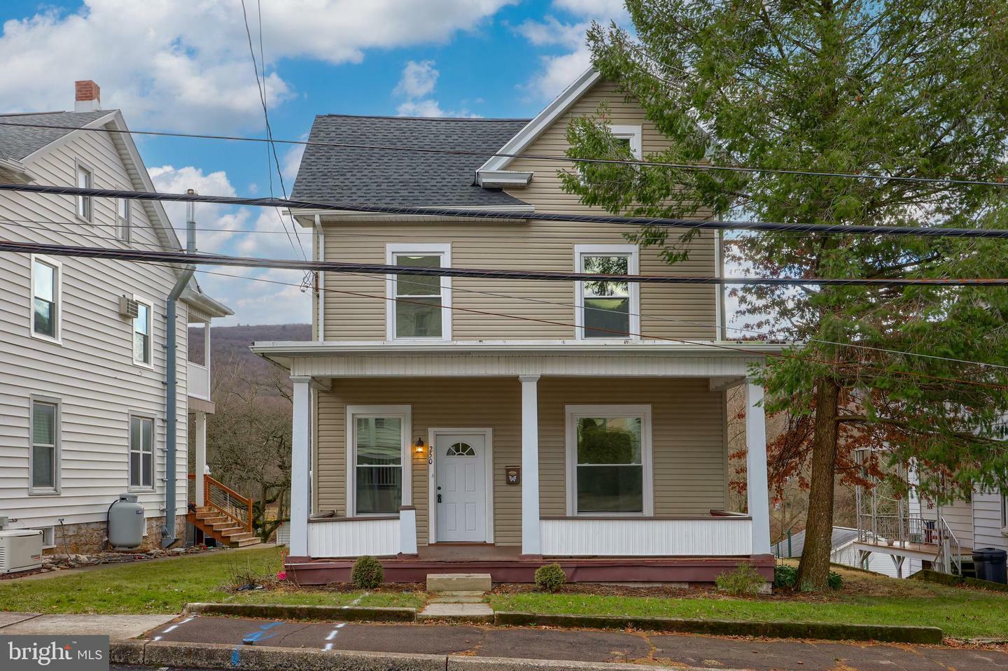 Property Photo: 250 E Market Street PA 17098