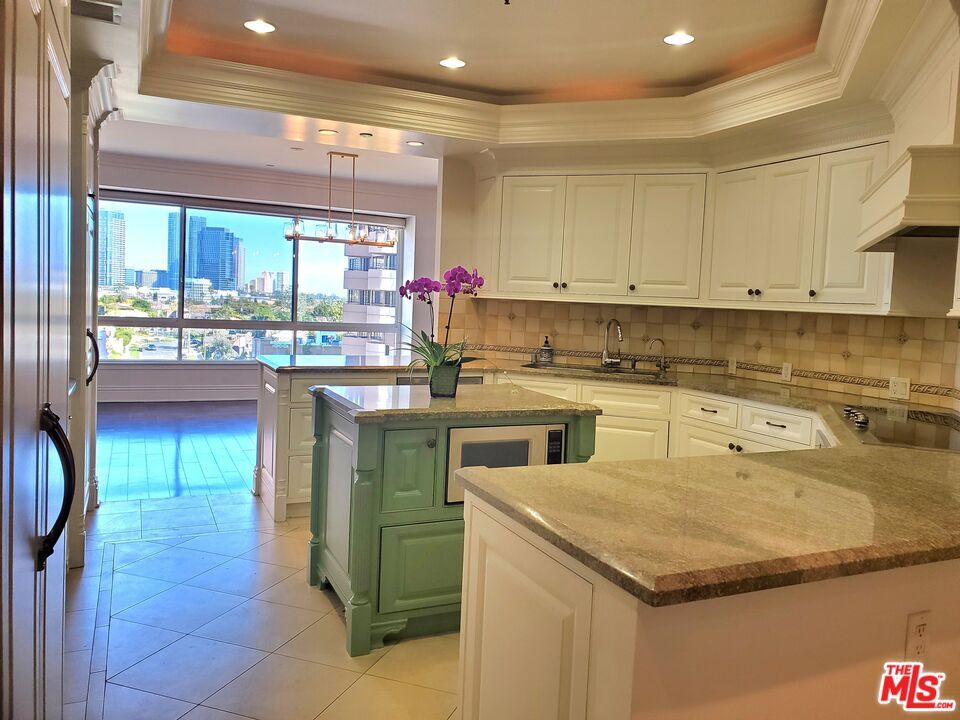 Property Photo:  10551   Wilshire Blvd 705  CA 90024 