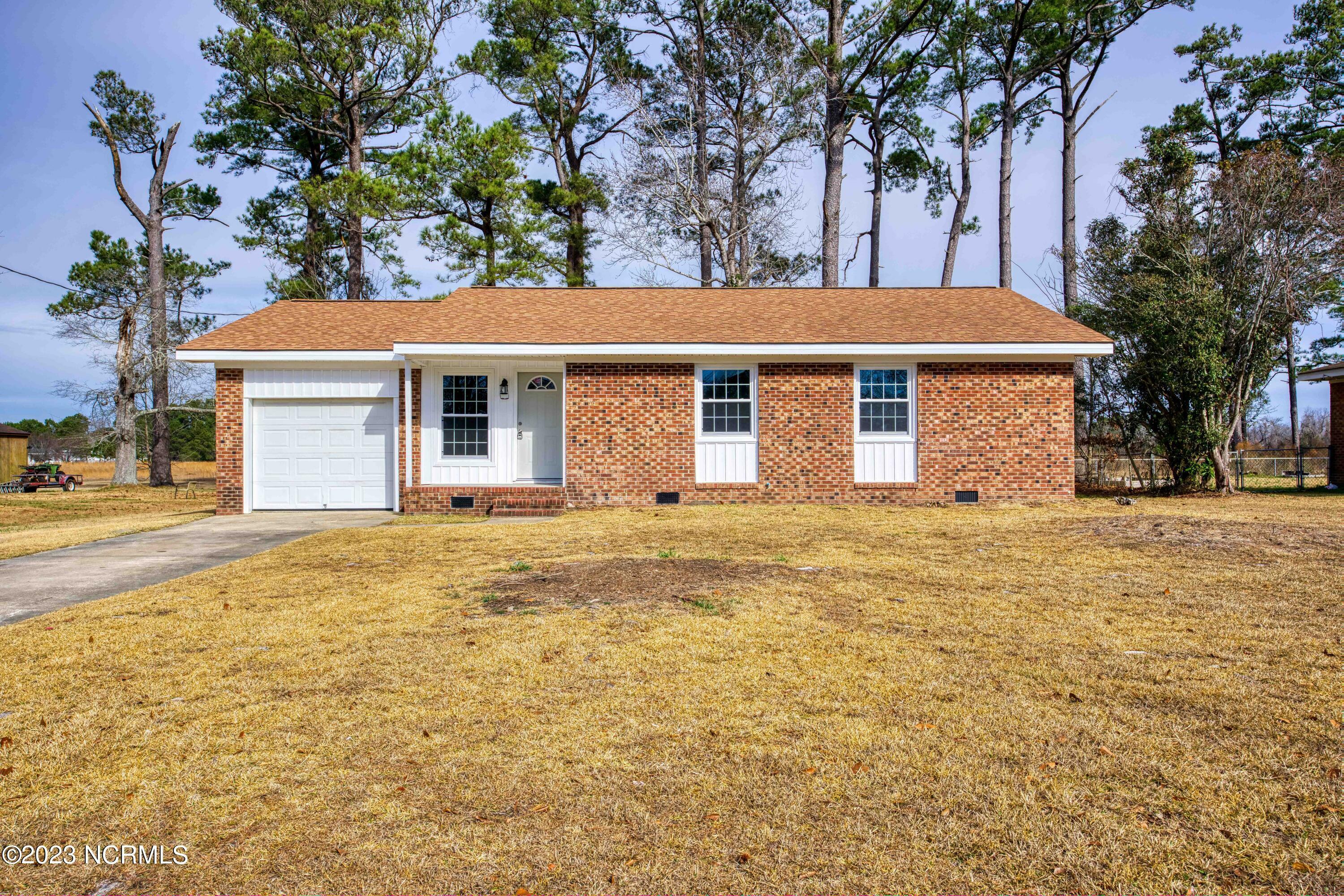 Property Photo:  115 Sheffield Road  NC 28546 