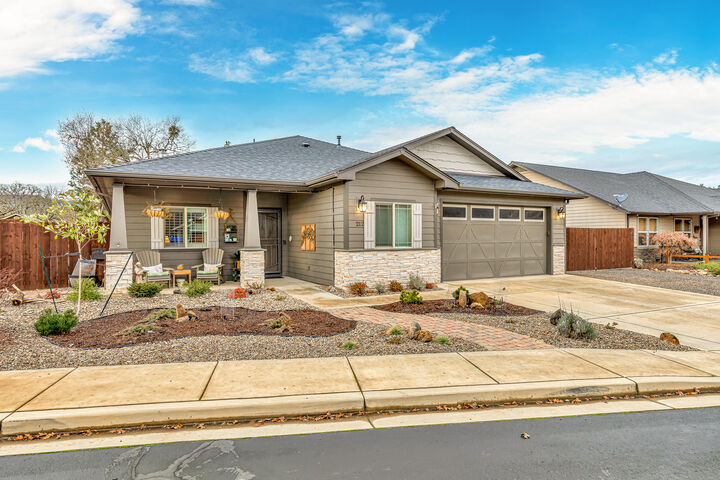 212 White Oak Way  Shady Cove OR 97539 photo