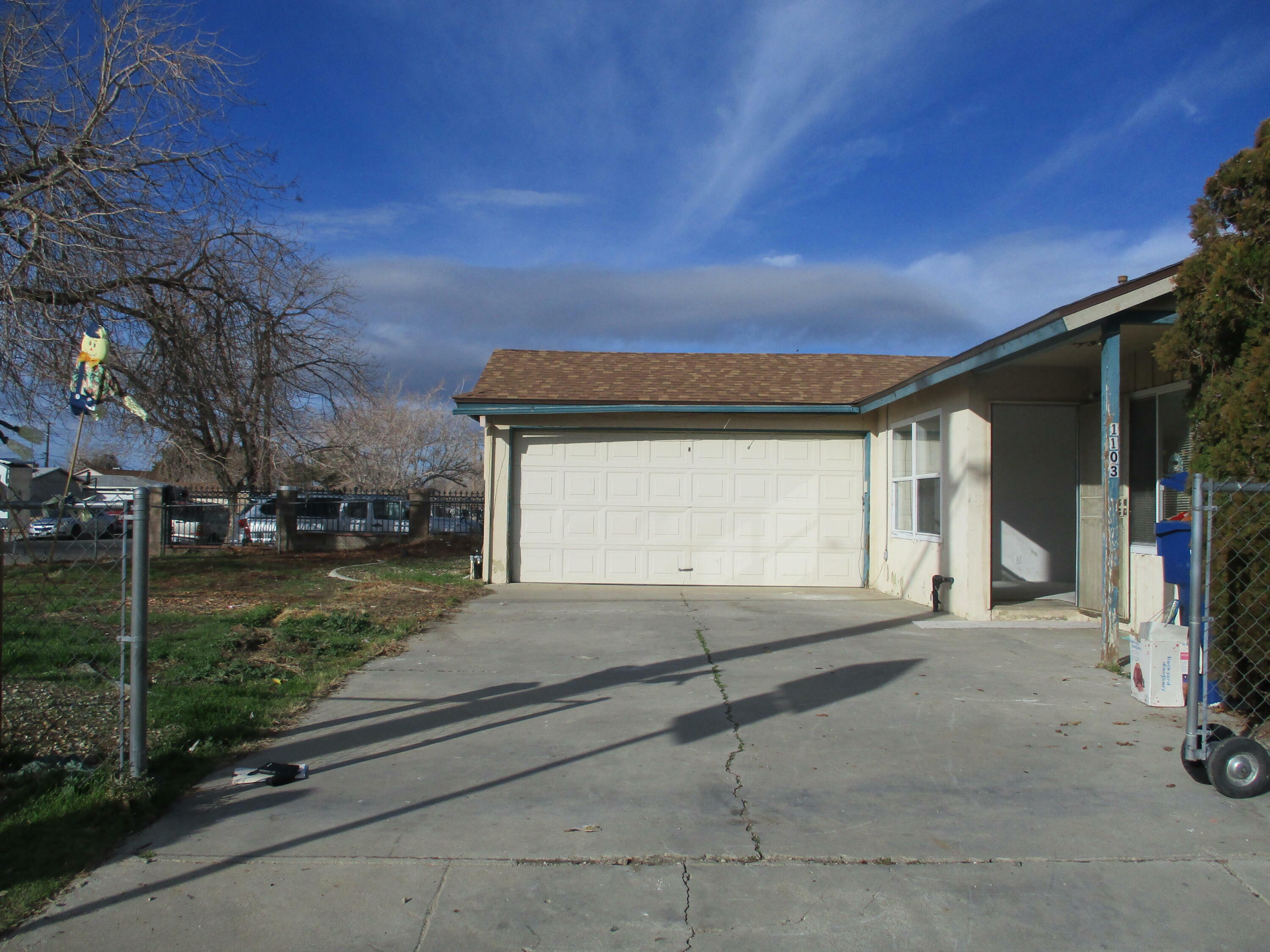 Property Photo:  1103 E Avenue R4 Avenue  CA 93550 