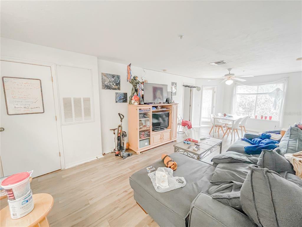 Property Photo: 4000 SW 23rd Street 6-304 FL 32608
