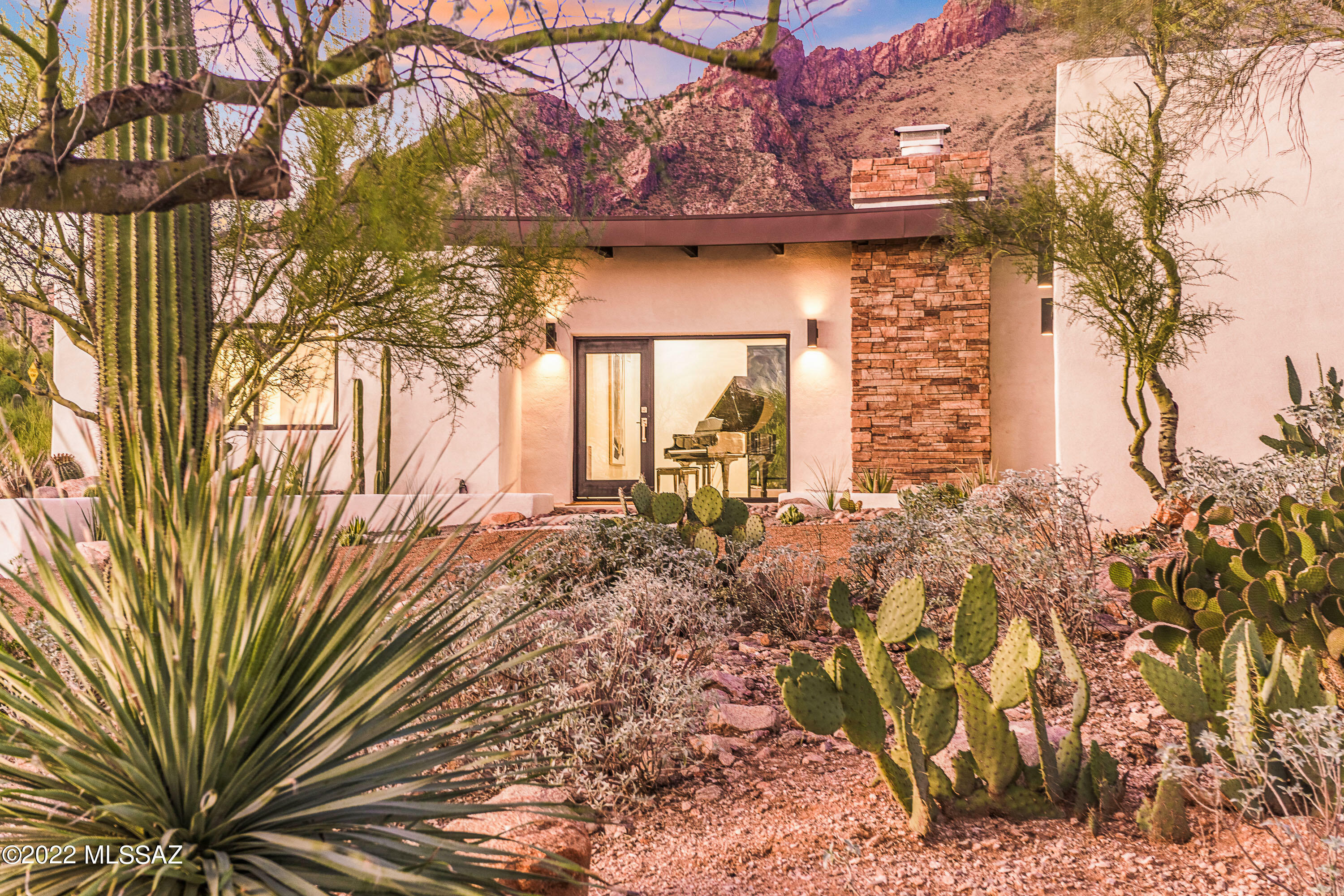 Property Photo:  1521 E Thunderhead Drive  AZ 85718 