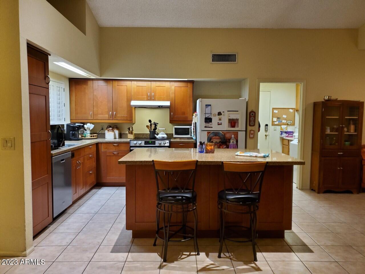 Property Photo: 17410 N 56th Place AZ 85254