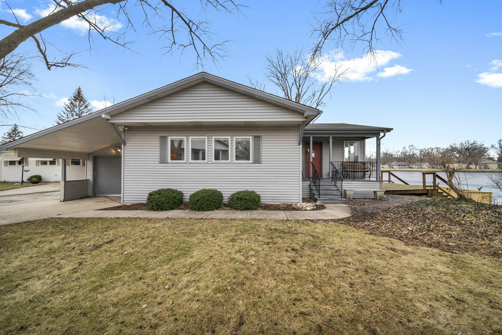 Property Photo:  230 Little Peninsula Road  IL 60123 