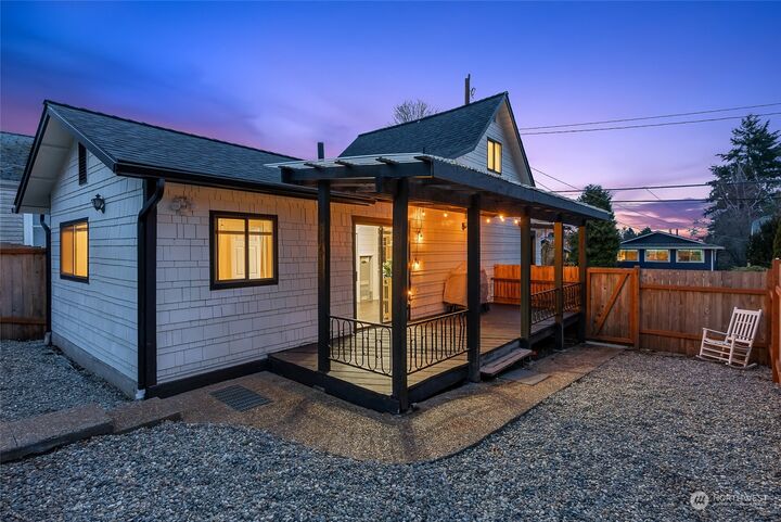 Property Photo:  10026 41st Avenue SW  WA 98146 