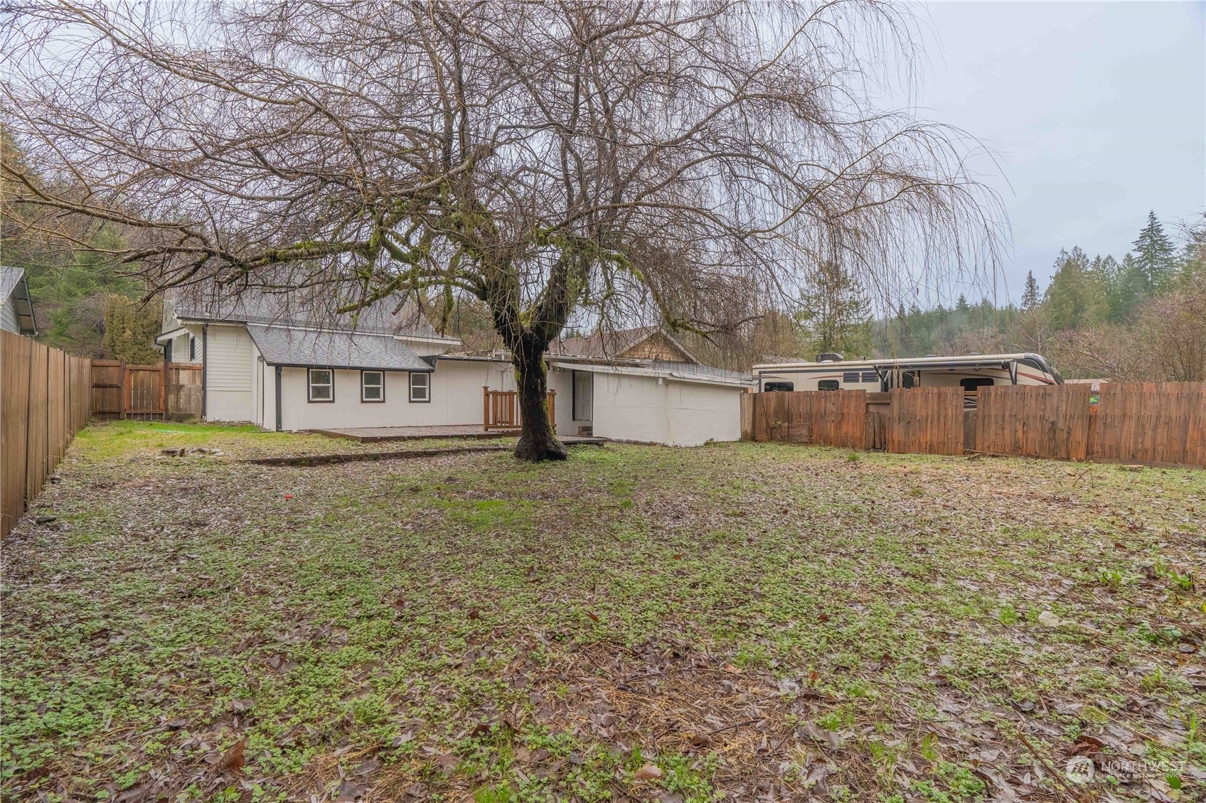 Property Photo:  211 E Beck Street  WA 98557 