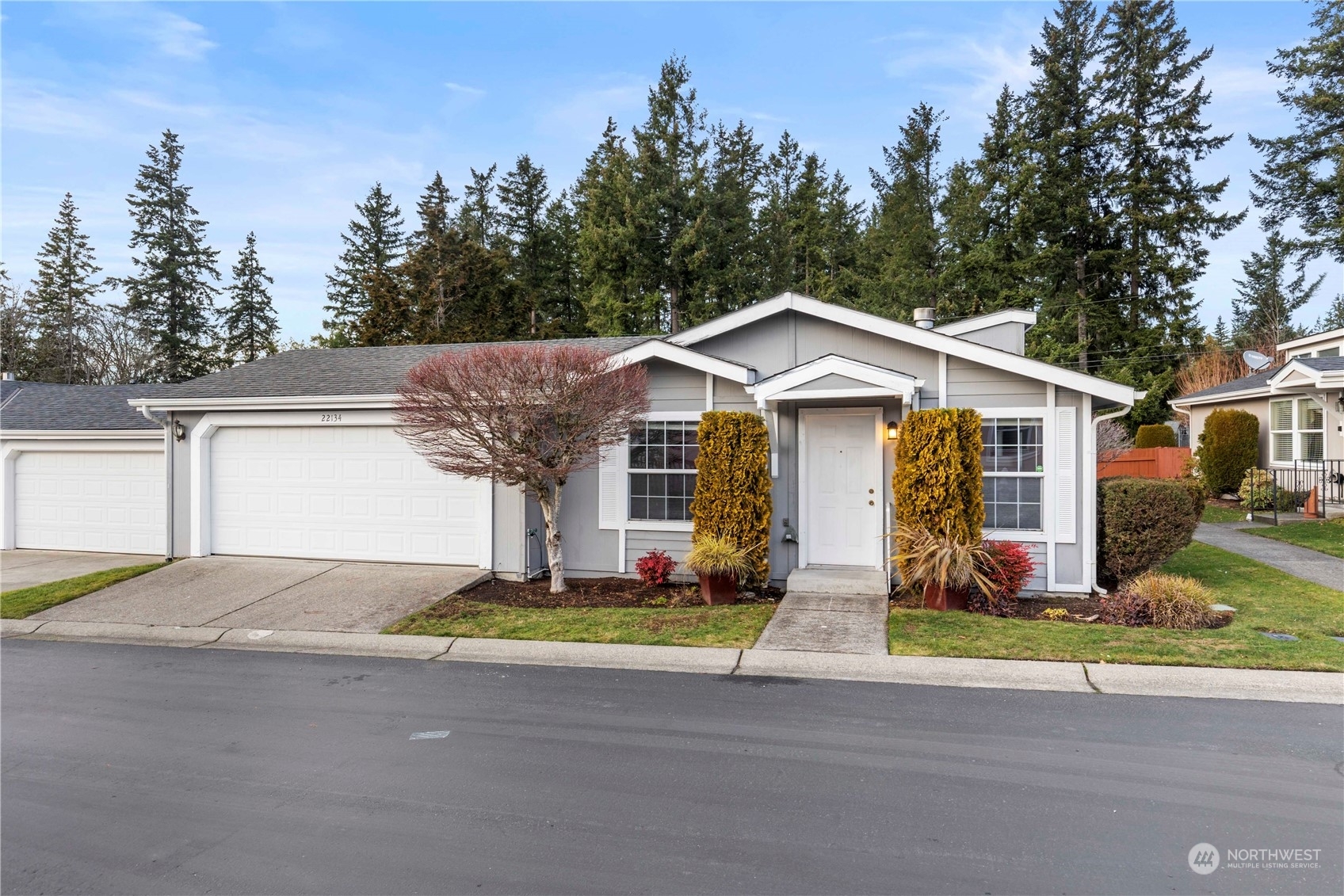 Property Photo:  22134 SE 240th Place 13  WA 98038 