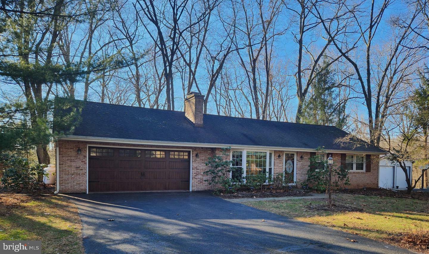 Property Photo: 206 Timber Road PA 17064