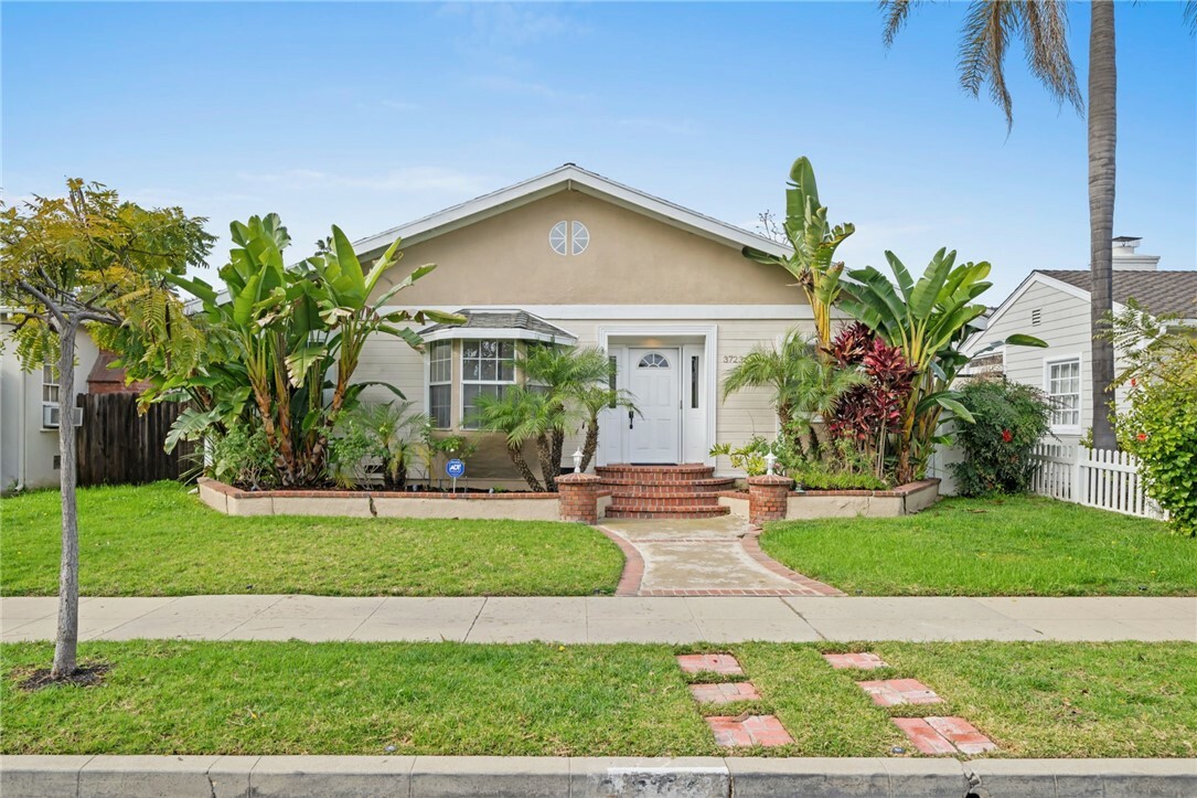 Property Photo:  3723 Gardenia Avenue  CA 90807 