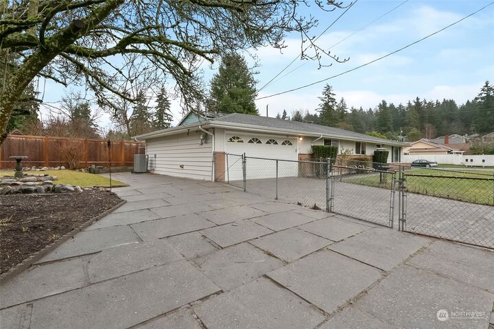 Property Photo:  1120 NE 162nd Street  WA 98155 