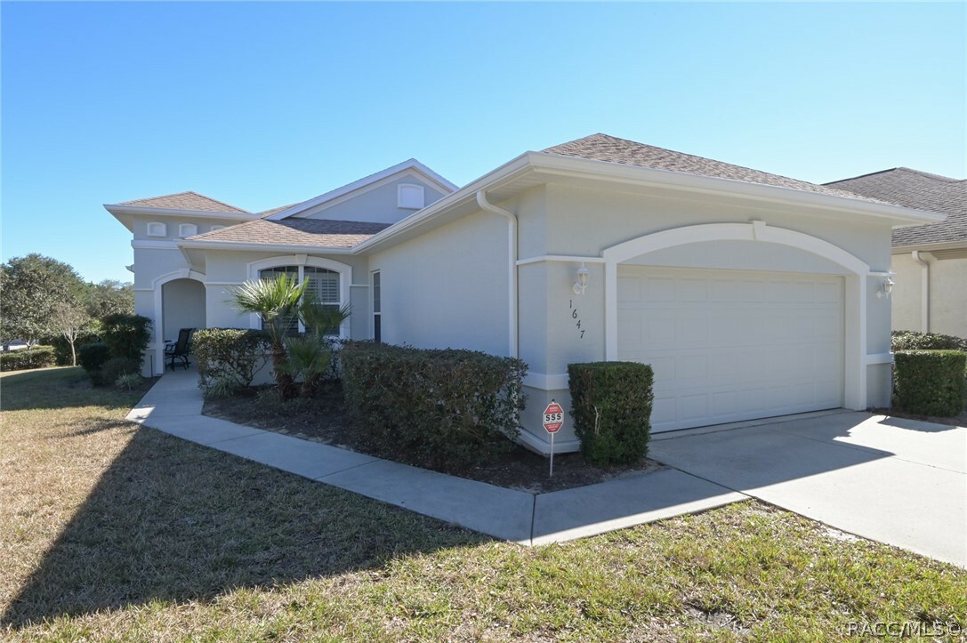 Property Photo:  1647 W Caroline Path  FL 34461 