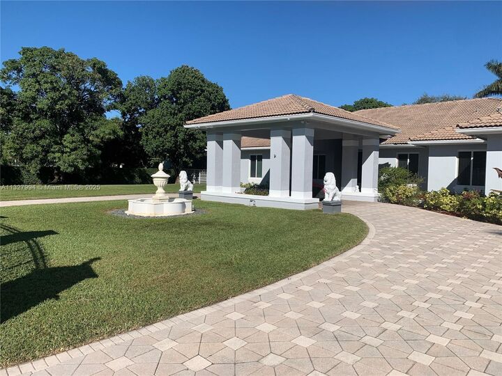 Property Photo:  7625 SW 75th Ave  FL 33143 