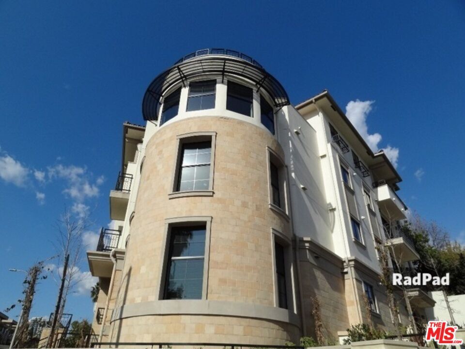 Property Photo: 1636 S Beverly Glen Blvd 203 CA 90024