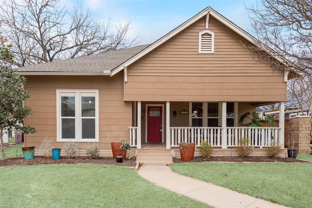 Photo de la propriété: 105 S 3rd Street TX 76065