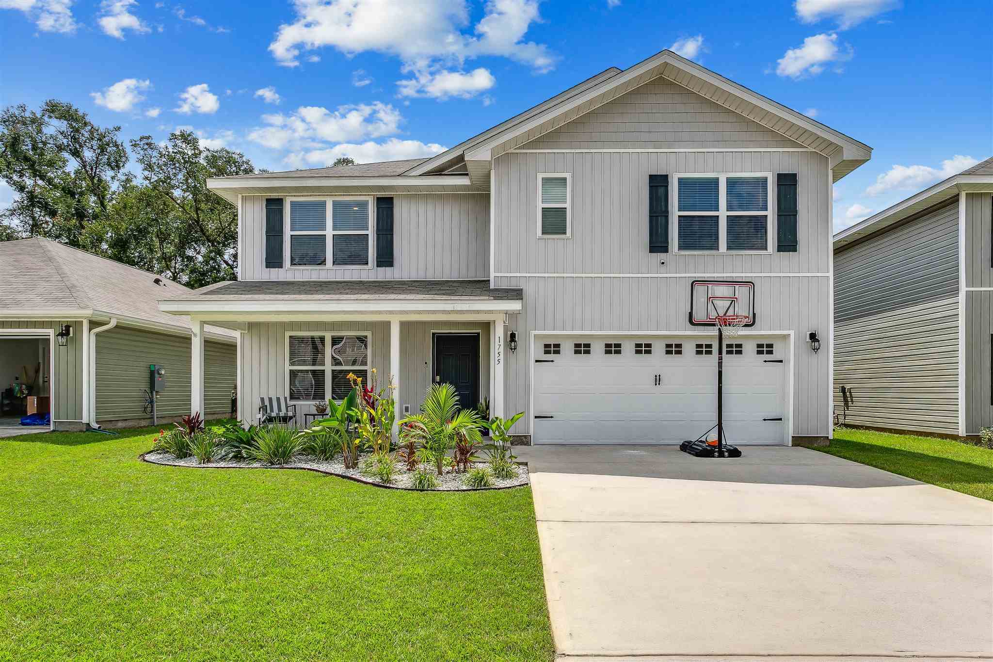Property Photo: 1755 Mary Jo Way FL 32534