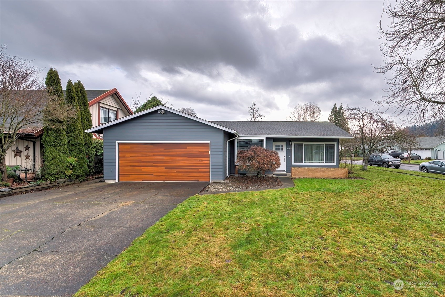 Property Photo:  2244 Lee Avenue  WA 98632 