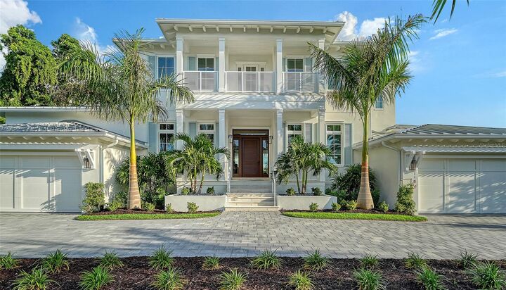 Property Photo: 118 N Warbler Lane FL 34236