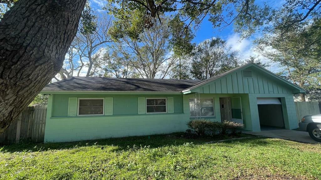 Property Photo:  405 Robert Avenue  FL 33880 