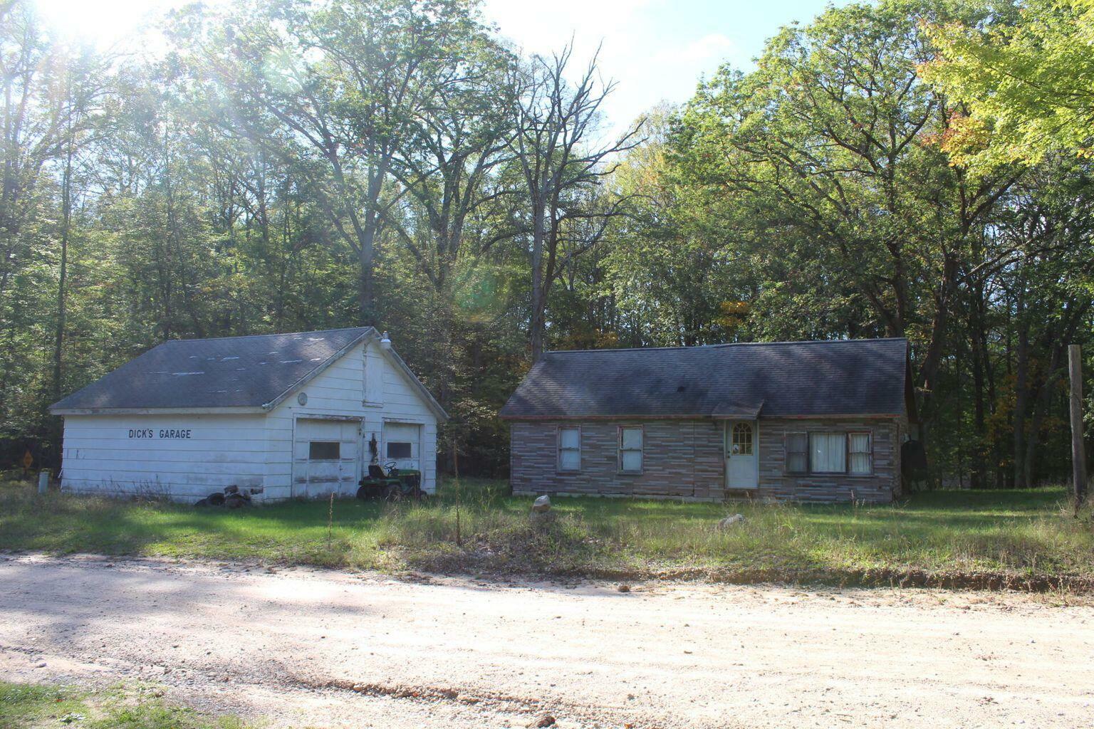 Property Photo:  1811 S Shepperd Road  MI 49402 