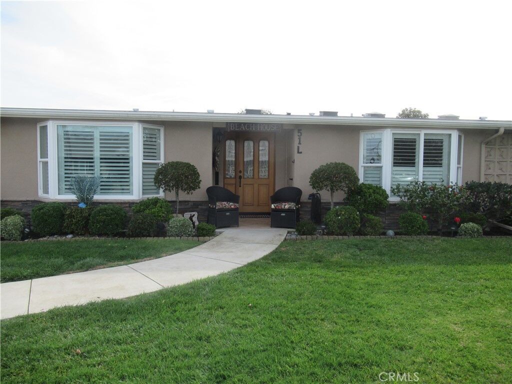 Property Photo: 1180 Oakmont Rd 4-51L CA 90740