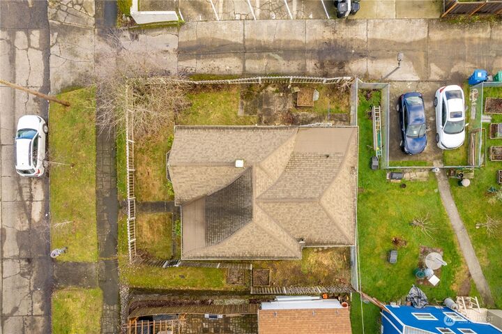 Property Photo:  2715 E Pike Street  WA 98122 