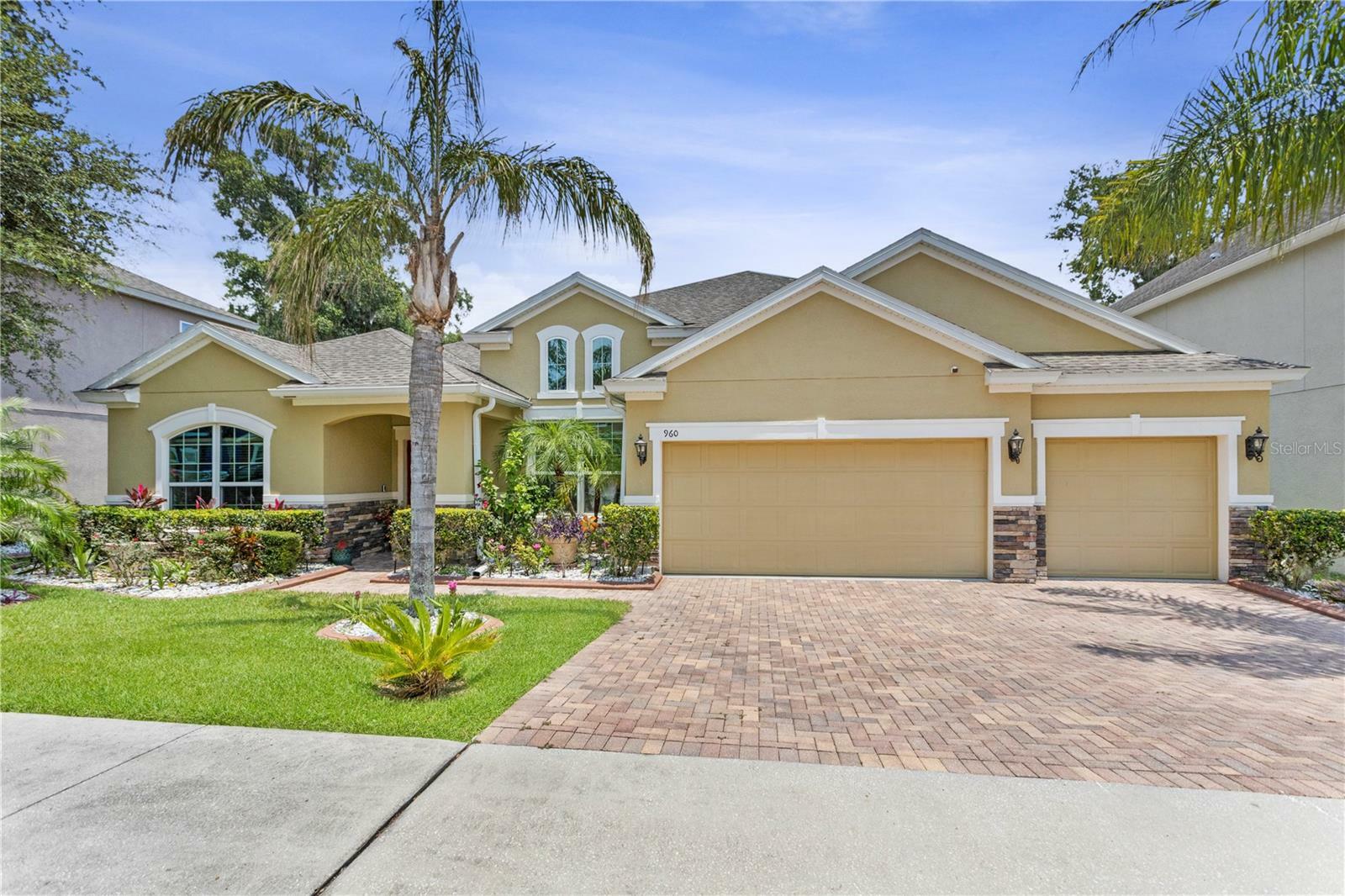 Property Photo: 960 Counts Crest Circle FL 32712