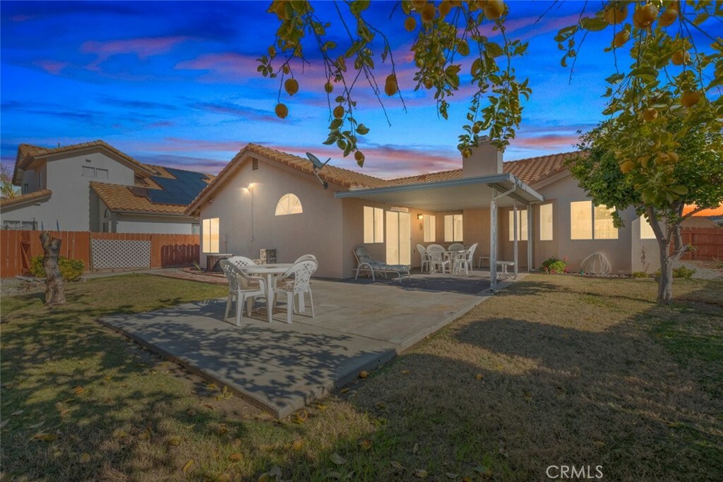 Property Photo:  585 Bellflower Way  CA 92545 