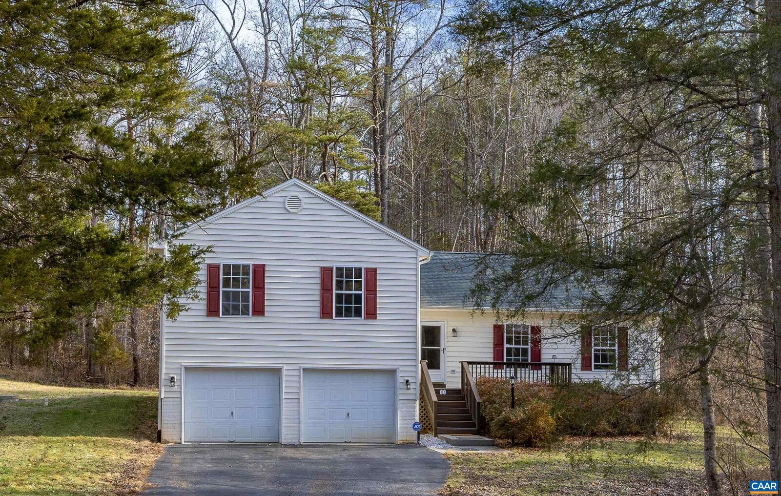 Property Photo: 38 Walnut Way VA 22923
