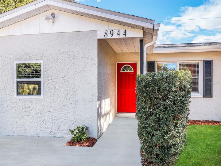 Property Photo: 8944 108th Avenue FL 33777