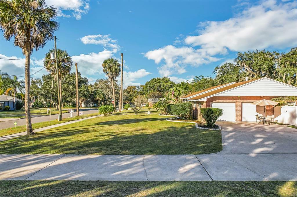 Property Photo: 1400 Floradel Avenue FL 34748