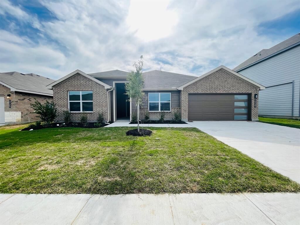 Property Photo:  1729 Zilker Park Trail  TX 76009 