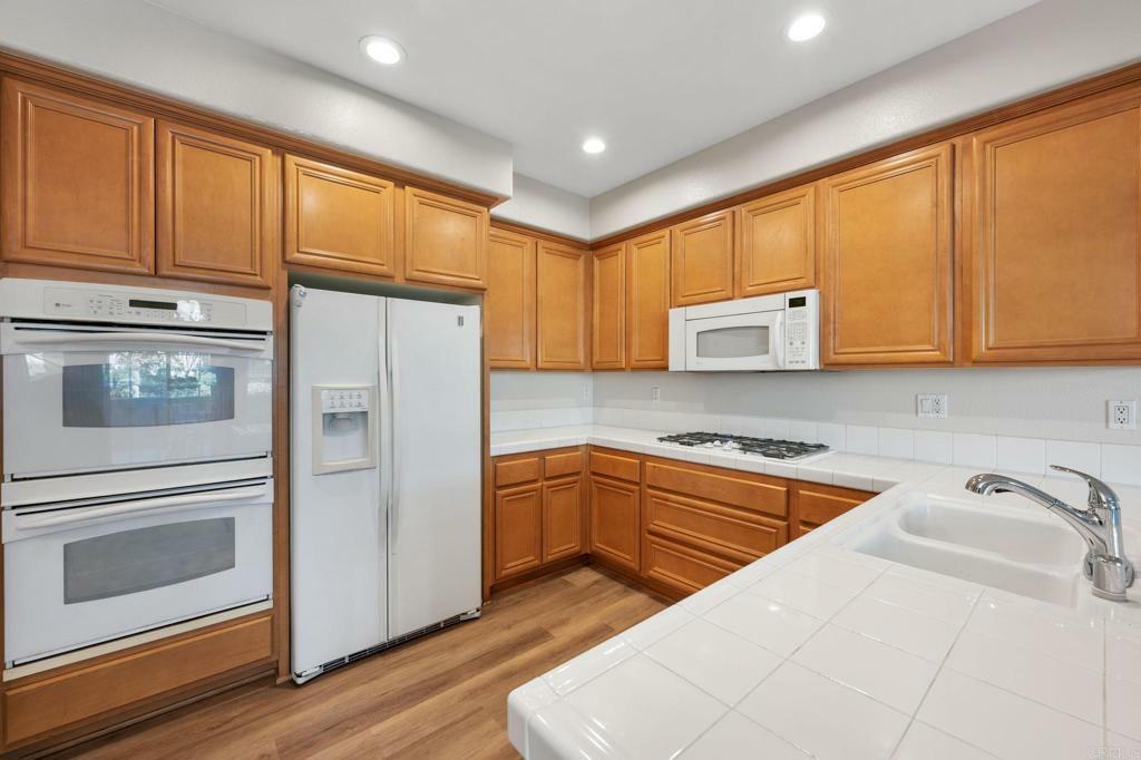 Property Photo:  7739 Calle Andar  CA 92009 