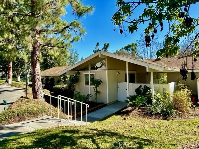 Property Photo:  627 Avenida Sevilla #B  CA 92637 